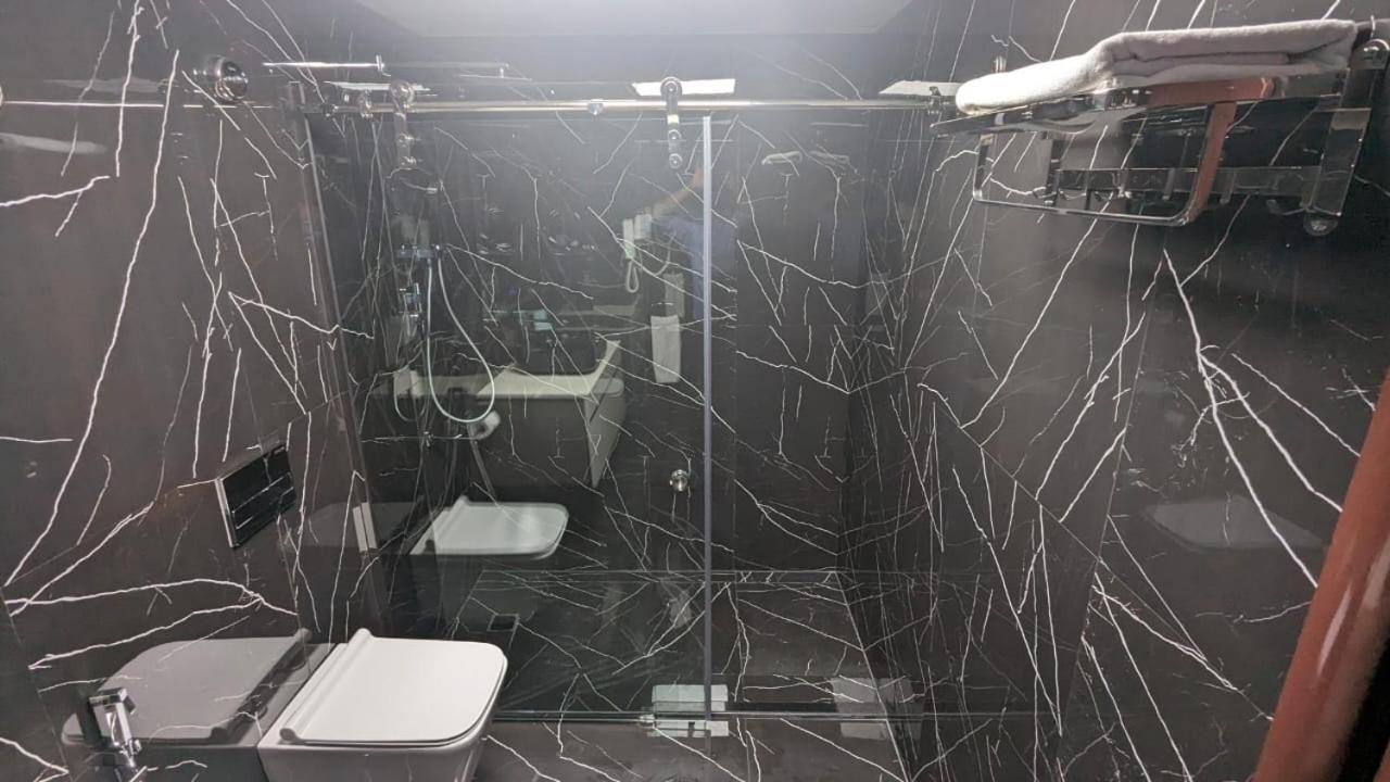 沙迦皇家郁金香公寓式酒店 外观 照片